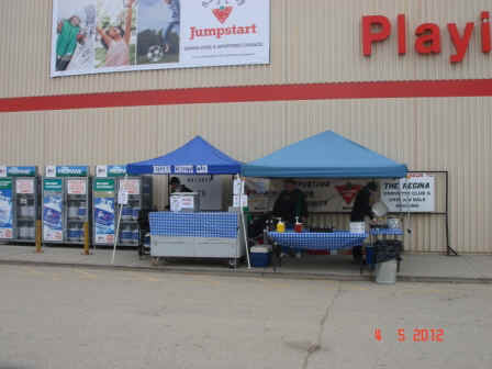 RCC hot dog sale cdn tire 2012 005.jpg (80663 bytes)
