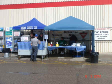 RCC hot dog sale cdn tire 2012 012.jpg (92987 bytes)